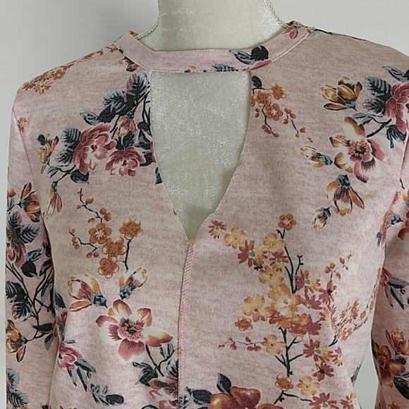 New Women's top blouse floral Medium - Picture 2 of 8